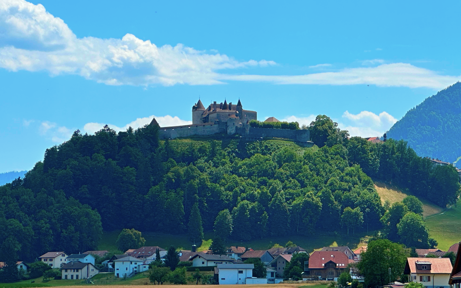 Randonnée autour du château de Gruyères en Suisse