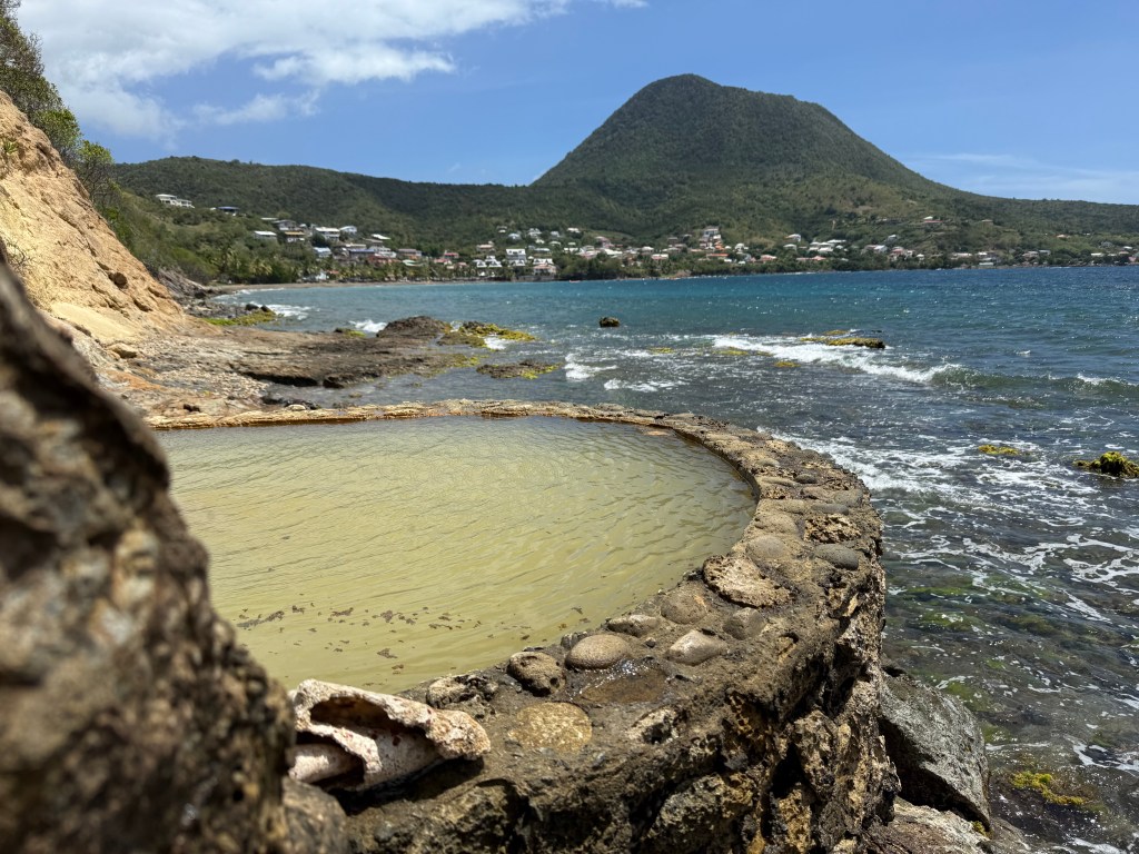 Vue sur la plage de petite anse depuis Dlo Féré
