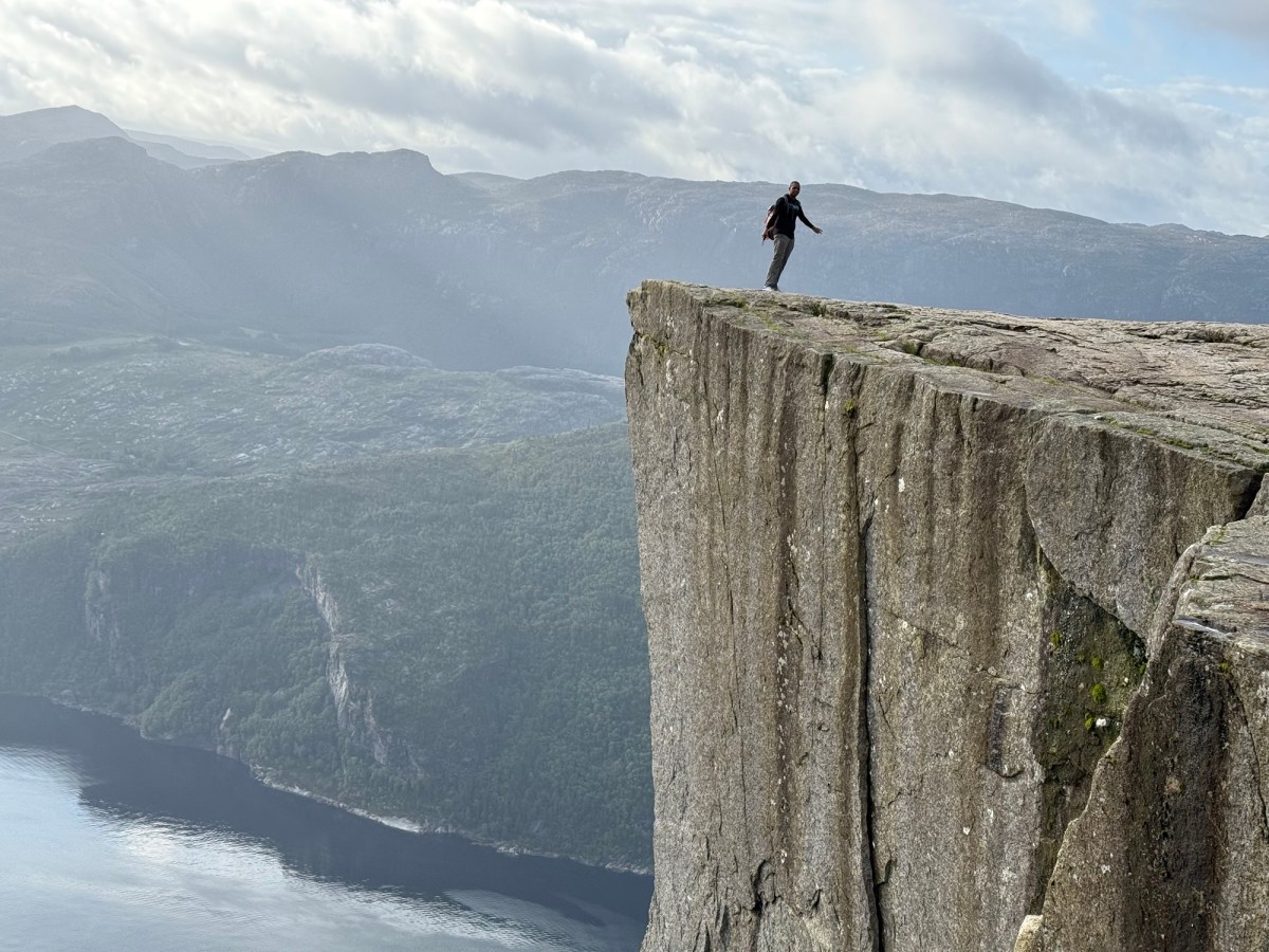 Voyage Norvège 2025 : 2ème étape de Bergen à Preikestolen : van électrique, ferry et randonnée mythique en&nbsp;Norvège